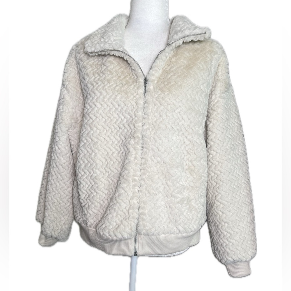 Abercrombie & Fitch Cream Textured Chevron Faux Fur Teddy Bomber Jacket S Small - Picture 4 of 10